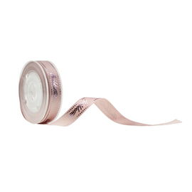 Marca sollevata sul nastro rosa del raso, cioccolato che avvolge il poli nastro rotolato del raso