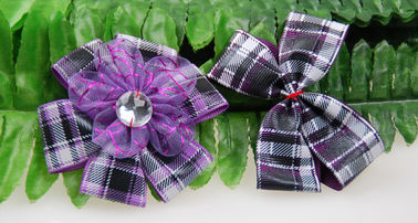 L'abitudine ha stampato gli archi della decorazione del nastro del tartan/griglia del nastro del Grosgrain per il vestito/regali